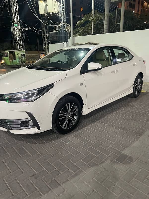 Toyota Altis Grande 2018 4