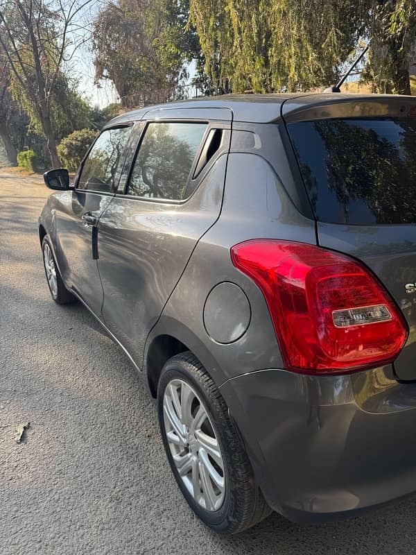 Suzuki Swift GL CVT 2022 5