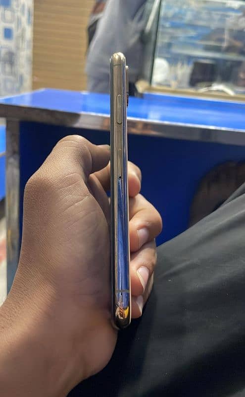 Iphone xs golden Pta Approved 4