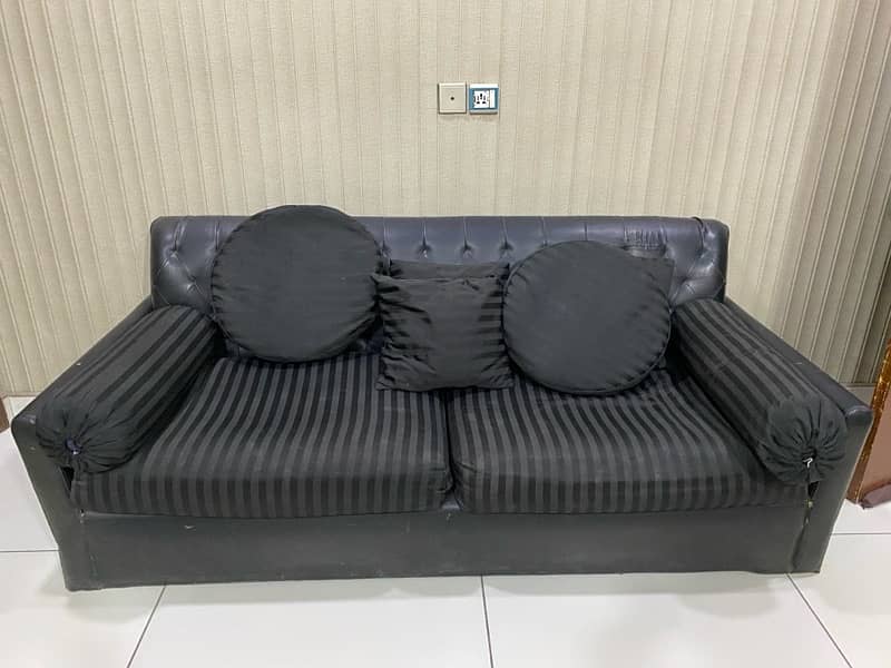 Good Quality Sofa Urgent Sell at low price 0