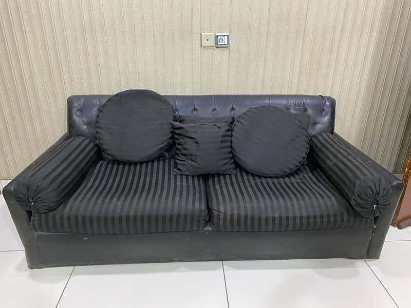 Good Quality Sofa Urgent Sell at low price 7