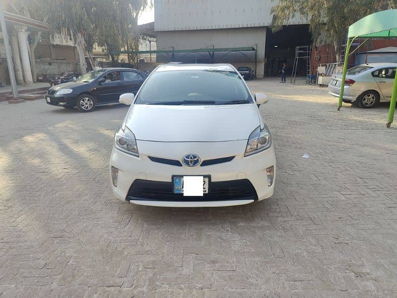 Toyota Prius 2015 1