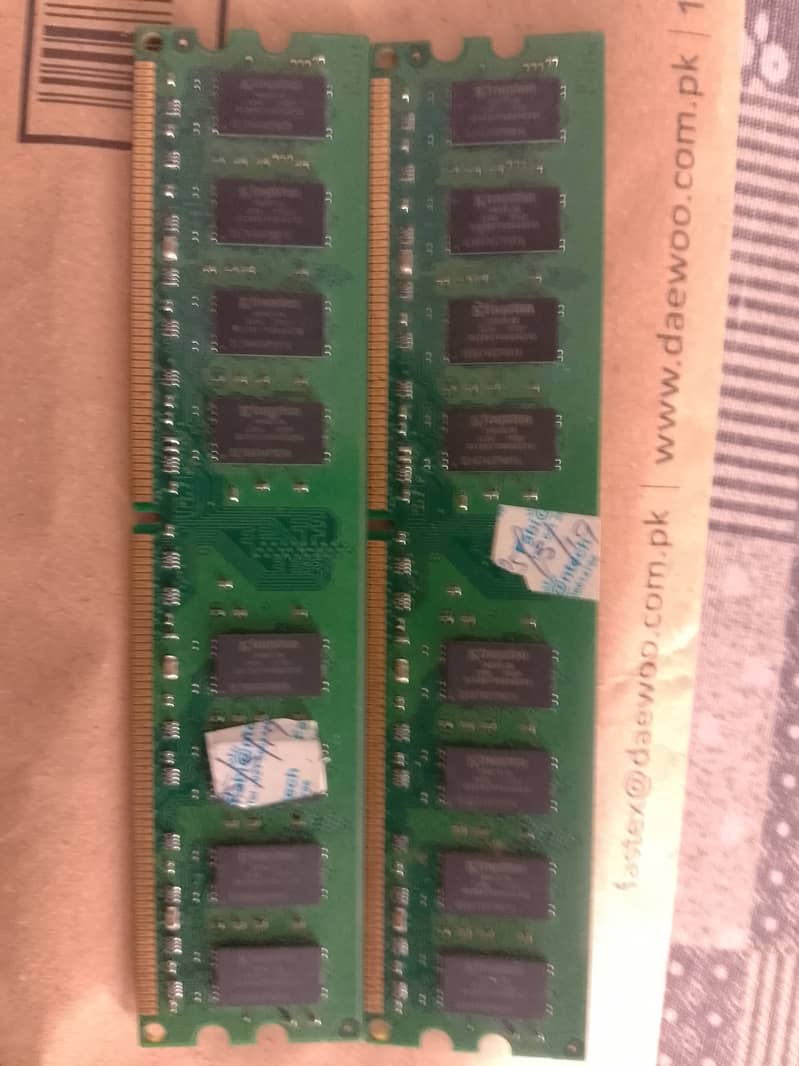 DDR2 2GB 2RAM AVAILABLE SLIDELY USED WORKING NO FAULT 1