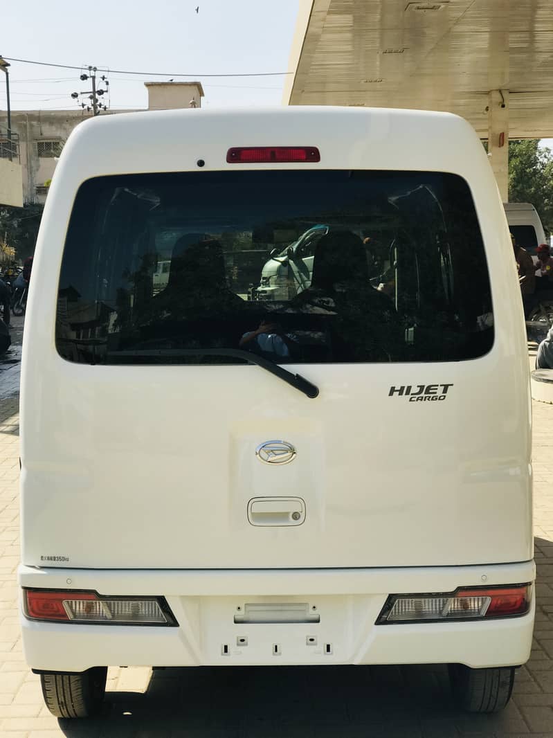 Daihatsu Hijet 2019 3