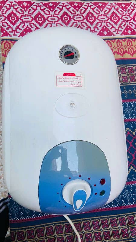 Geyser water heater by boss company 10/10 condition for sale 1