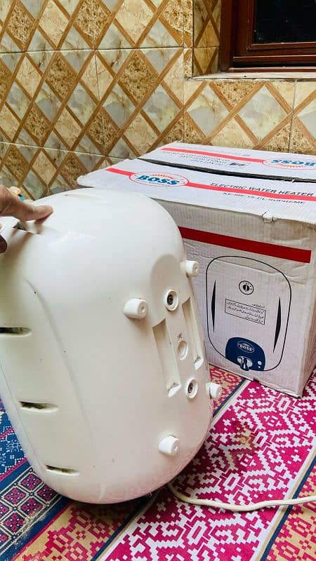 Geyser water heater by boss company 10/10 condition for sale 4