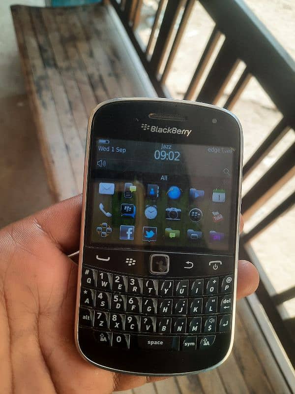 Blackberry Bold 9900 Touch and pad  PTA Approved 0