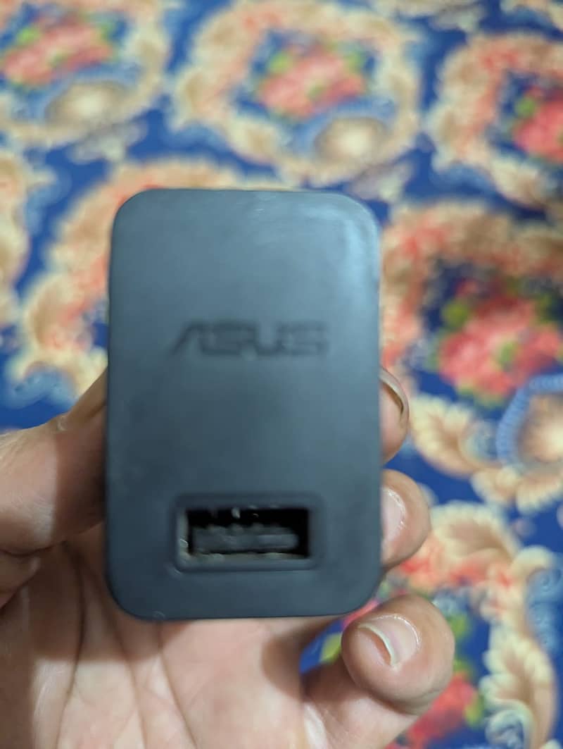 fast charger andriod and type c dono available hain call me 03 4