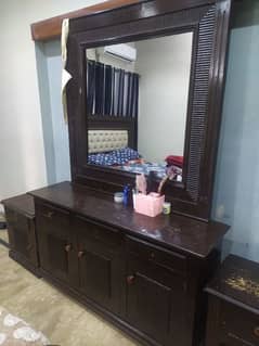 dressing table and side tables