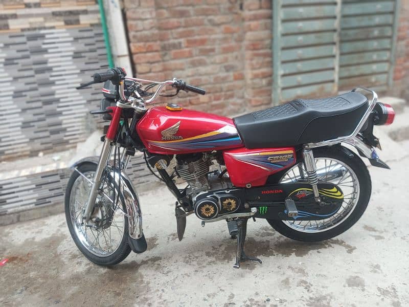 Honda 125 good condition 100% okay then make condition mein hai 3