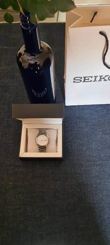 Seiko 5 Automatic gents wrist watch 21  jewels Glass back 18