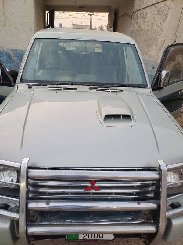 Mitsubishi Pajero 1990 2