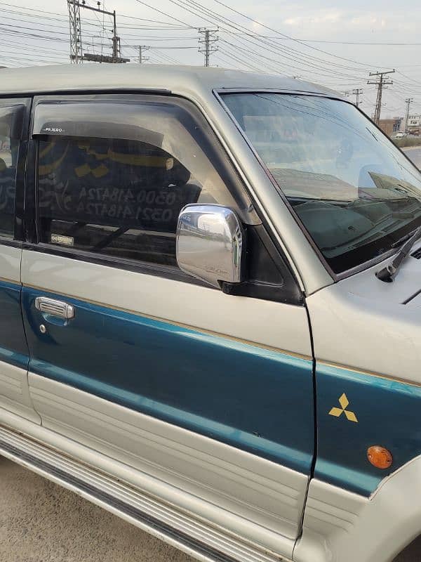 Mitsubishi Pajero 1990 9