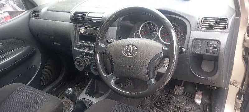 Toyota Avanza 2010 9