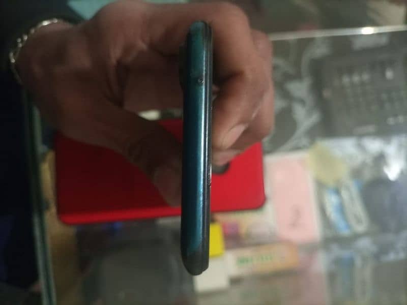 Huawei y9 2019.64GB . 4GB ram 2