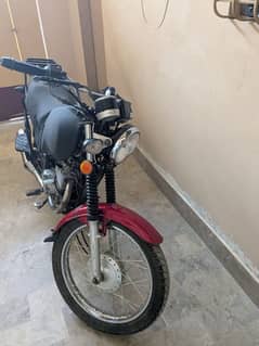 Suzuki GS150 2017