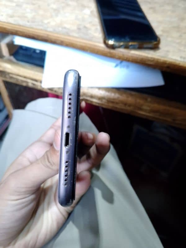 iphone 11 128 gb non pta 4