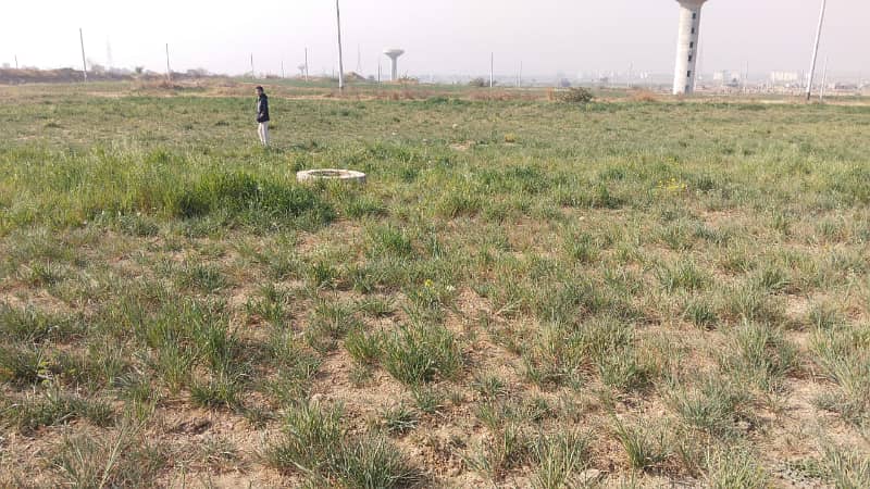 I-15/4 Top Location Plot Available For Sale Level And Heighted Owner Deal 3