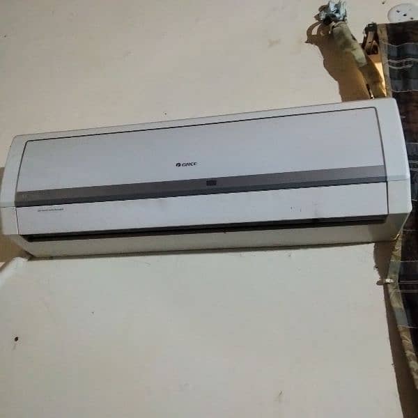 Gree G10 full inverter like new 1