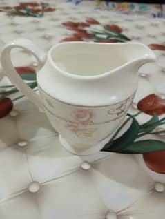 Beautiful new dinner set 80 pcs