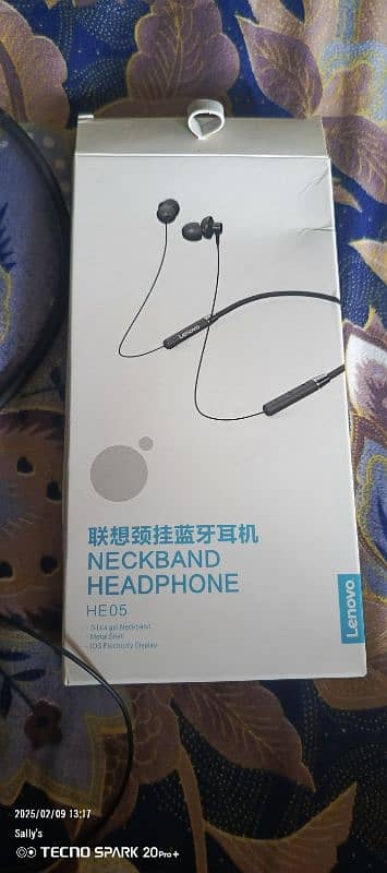 Lenovo Neckband Headphones 0