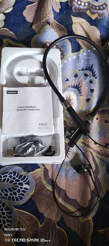 Lenovo Neckband Headphones 1