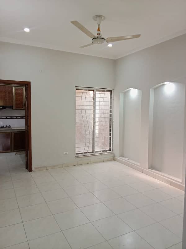 5 MARLA LIKE BRAND NEW HOUSE AVAILEBAL FOR RENT IN BAHRIA TOWN LAHORE 8