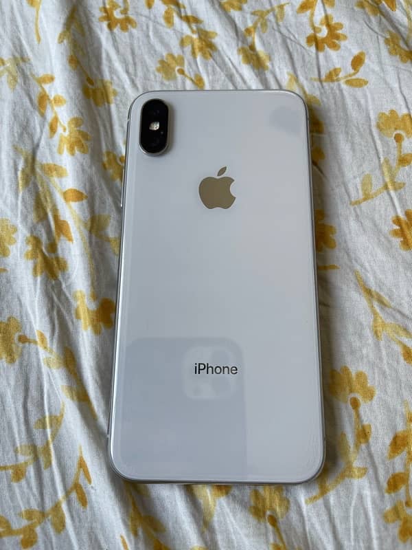 Apple Iphone X 64 GB Approved with Box 1