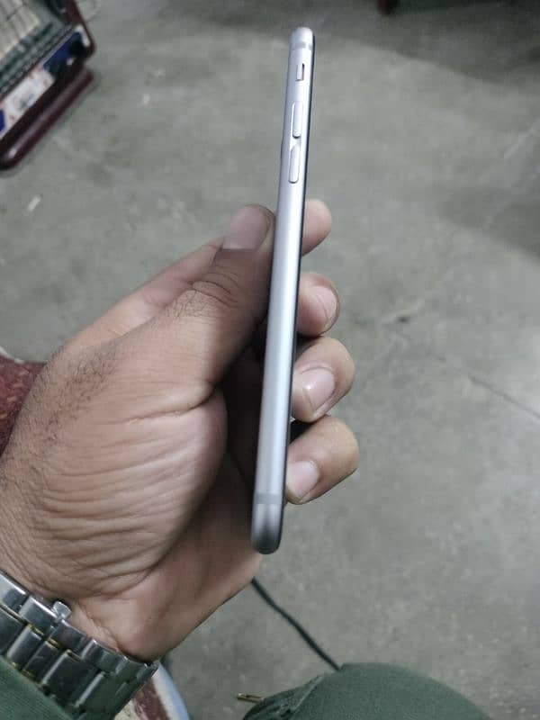 iphone 6 64gb Grey Color|Non PTA 4