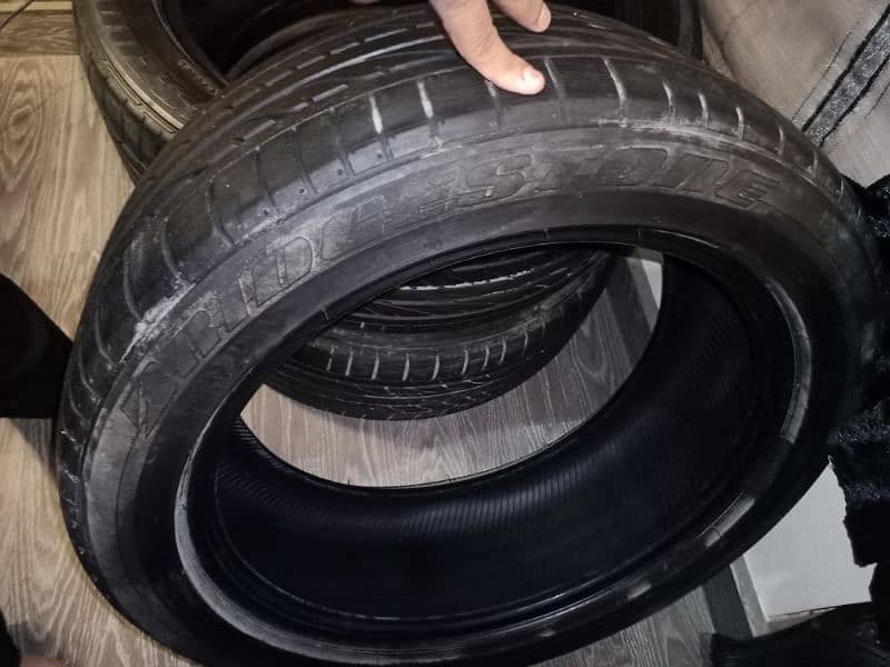 low profile Bridgestone 225/50/r18 new condition tyres for sale 1