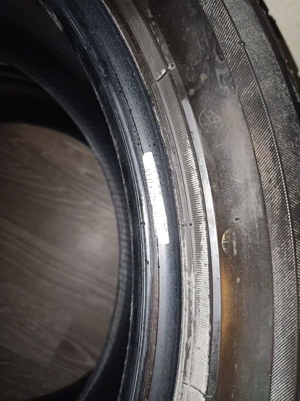 low profile Bridgestone 225/50/r18 new condition tyres for sale 5