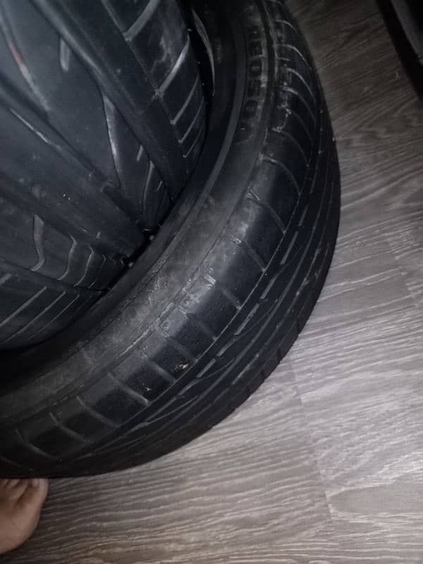 low profile Bridgestone 225/50/r18 new condition tyres for sale 6