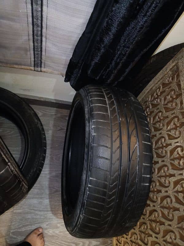 low profile Bridgestone 225/50/r18 new condition tyres for sale 8