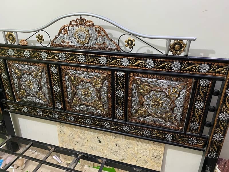 iron bed size 6ft x 6.5ft 2