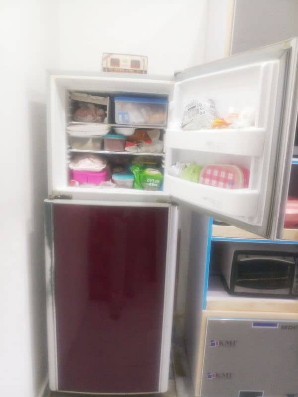 Fridge / Refrigerator available for urgent Sale ! 1