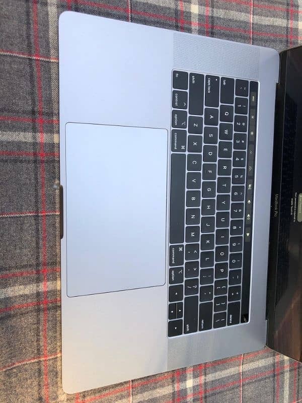 Apple MacBook pro 2018 0309-804/94/94 1