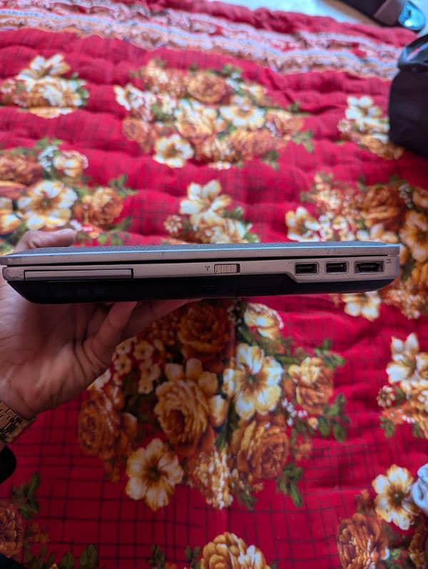 Dell Latitude Laptop 4gb ram 500 hard i5 2nd gen 7