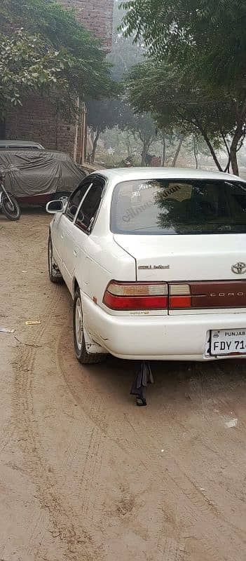 Toyota Corolla XE 2001 6