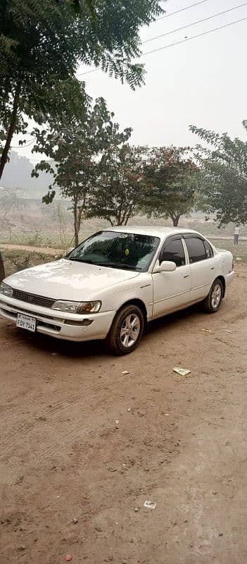 Toyota Corolla XE 2001 7