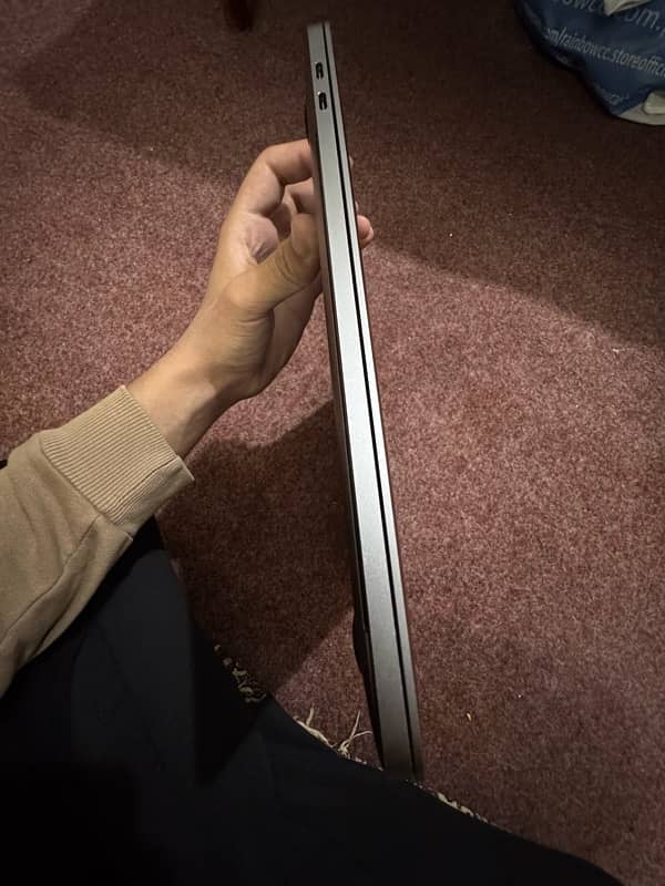 Macbook Pro 2017 15 inch 1TB 9