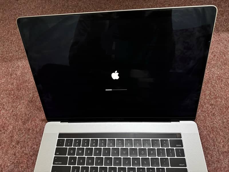 Macbook Pro 2017 15 inch 1TB 1