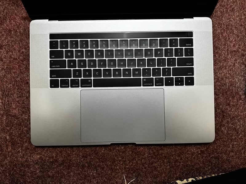 Macbook Pro 2017 15 inch 1TB 2