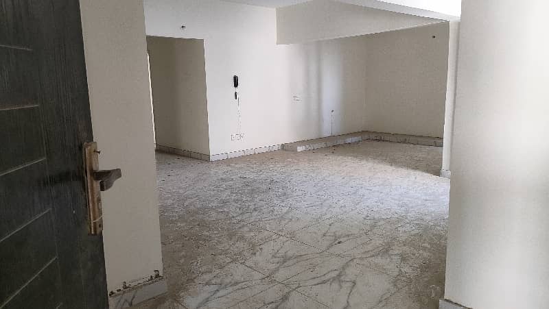 Flat Of 1700 Square Feet Available In Grey Noor Tower &Amp; Shopping Mall 1