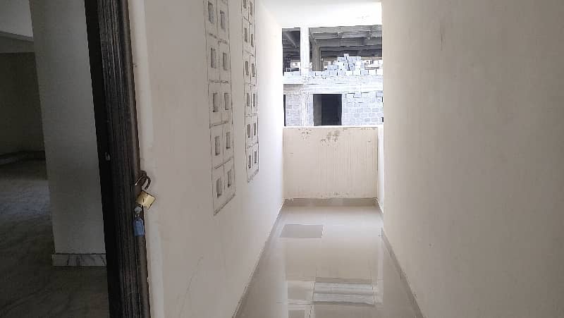 Flat Of 1700 Square Feet Available In Grey Noor Tower &Amp; Shopping Mall 2