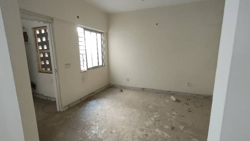 Flat Of 1700 Square Feet Available In Grey Noor Tower &Amp; Shopping Mall 0