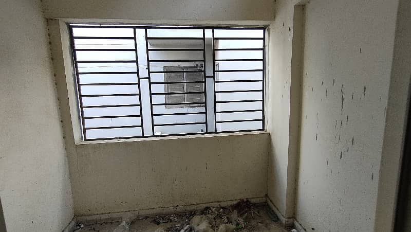 Flat Of 1700 Square Feet Available In Grey Noor Tower &Amp; Shopping Mall 9