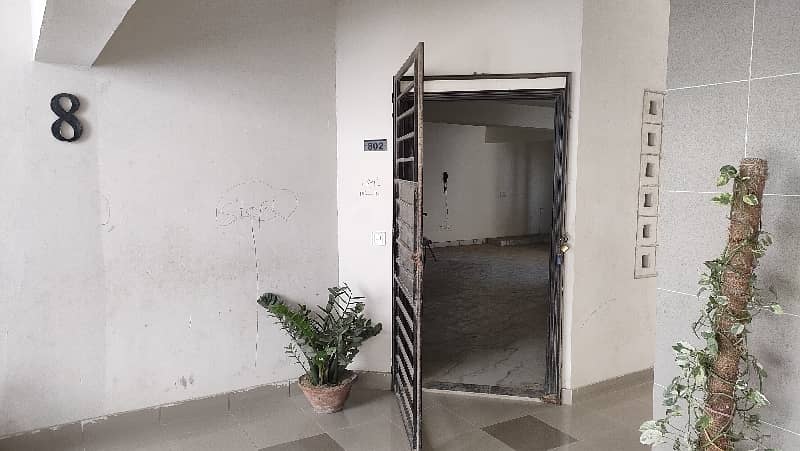 Flat Of 1700 Square Feet Available In Grey Noor Tower &Amp; Shopping Mall 17