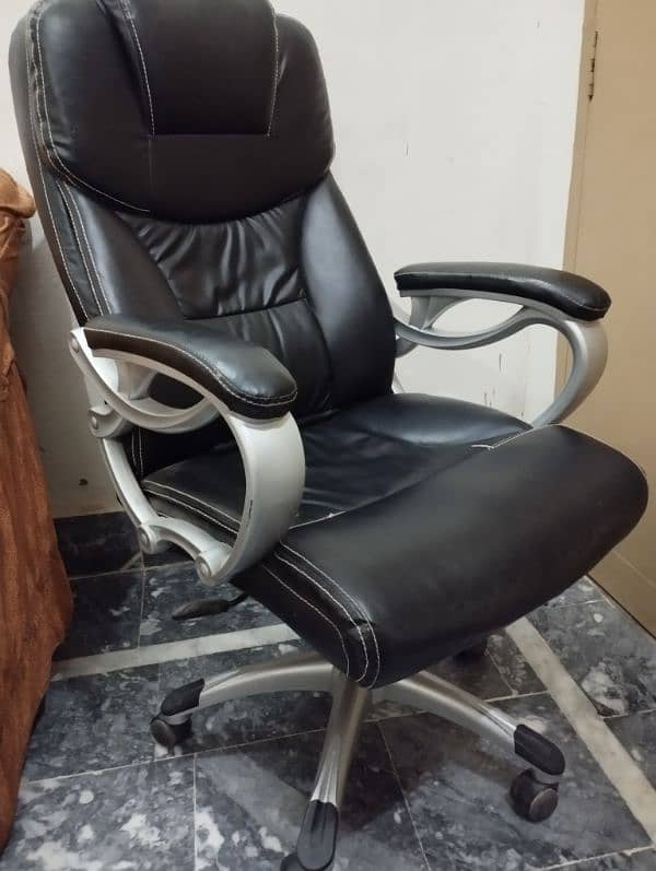 High Back Revolving Office Chair + Computer Chair 3