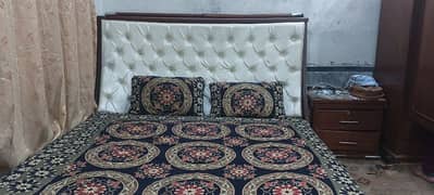 I want to sale Bed and 1 side table without mattress