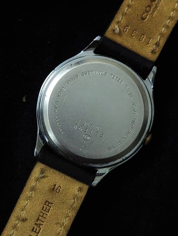 Alba watch in leather Strap 1